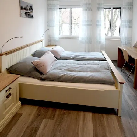 Zur Friedenseiche 3*